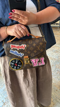Lade das Bild in den Galerie-Viewer, LOUIS VUITTON MÉTIS PATCHES
