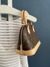 Lade das Bild in den Galerie-Viewer, LOUIS VUITTON ALMA BB
