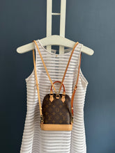Lade das Bild in den Galerie-Viewer, LOUIS VUITTON ALMA RUCKSACK
