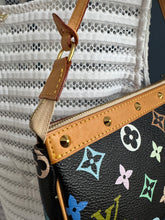 Lade das Bild in den Galerie-Viewer, LOUIS VUITTON POCHETTE ACCESSOIRES
