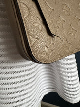 Lade das Bild in den Galerie-Viewer, LOUIS VUITTON MÉTIS EMPREINTE
