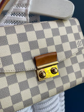 Lade das Bild in den Galerie-Viewer, LOUIS VUITTON CROISETTE
