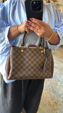 Lade das Bild in den Galerie-Viewer, LOUIS VUITTON BRITTANY
