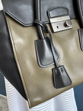 Lade das Bild in den Galerie-Viewer, PRADA GLACE
