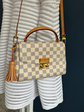 Lade das Bild in den Galerie-Viewer, LOUIS VUITTON CROISETTE

