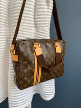 Lade das Bild in den Galerie-Viewer, LOUIS VUITTON SAC BOSPHORE
