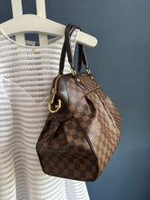 Lade das Bild in den Galerie-Viewer, LOUIS VUITTON TREVI GM
