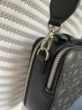Lade das Bild in den Galerie-Viewer, MCM CAMERA BAG
