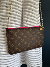 Lade das Bild in den Galerie-Viewer, LOUIS VUITTON CLUTCH
