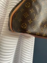 Lade das Bild in den Galerie-Viewer, LOUIS VUITTON NOÉ PETIT
