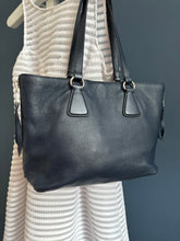 Lade das Bild in den Galerie-Viewer, PRADA SHOPPER

