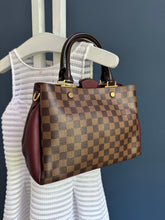 Lade das Bild in den Galerie-Viewer, LOUIS VUITTON BRITTANY

