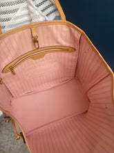 Lade das Bild in den Galerie-Viewer, LOUIS VUITTON NEVERFULL MM
