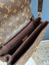 Lade das Bild in den Galerie-Viewer, LOUIS VUITTON MÉTIS
