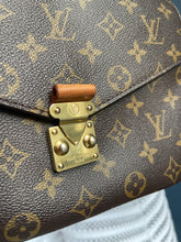 Lade das Bild in den Galerie-Viewer, LOUIS VUITTON MÉTIS

