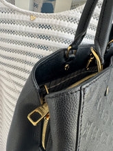 Lade das Bild in den Galerie-Viewer, LOUIS VUITTON MONTAIGNE
