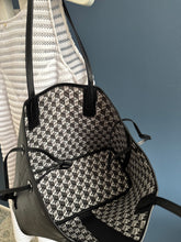 Lade das Bild in den Galerie-Viewer, MCM SHOPPER MEDIUM
