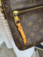 Lade das Bild in den Galerie-Viewer, LOUIS VUITTON MÉTIS
