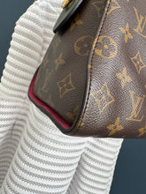 Lade das Bild in den Galerie-Viewer, LOUIS VUITTON TUILERIES
