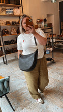 Lade das Bild in den Galerie-Viewer, LOUIS VUITTON LOOP HOBO
