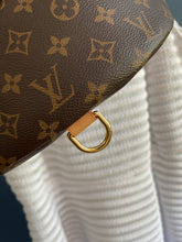 Lade das Bild in den Galerie-Viewer, LOUIS VUITTON BUMBAG
