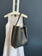 Lade das Bild in den Galerie-Viewer, MCM BEUTEL
