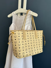 Lade das Bild in den Galerie-Viewer, MCM SHOPPER MEDUIM

