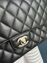 Lade das Bild in den Galerie-Viewer, CHANEL DOUBLE FLAP MEDIUM
