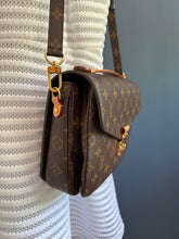 Lade das Bild in den Galerie-Viewer, LOUIS VUITTON MÉTIS
