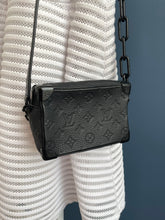 Lade das Bild in den Galerie-Viewer, LOUIS VUITTON MINI SOFT TRUNK
