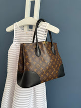Lade das Bild in den Galerie-Viewer, LOUIS VUITTON FLANDRIN
