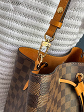 Lade das Bild in den Galerie-Viewer, LOUIS VUITTON NÉONOÉ SAFRAN
