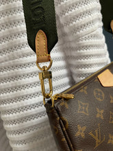 Lade das Bild in den Galerie-Viewer, LOUIS VUITTON POCHETTE
