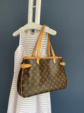 Lade das Bild in den Galerie-Viewer, LOUIS VUITTON BATIGNOLLES
