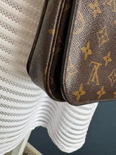 Lade das Bild in den Galerie-Viewer, LOUIS VUITTON MÉTIS
