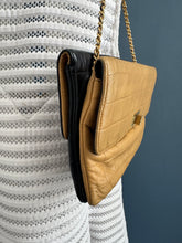 Lade das Bild in den Galerie-Viewer, CHANEL 2.55 DOUBLE CLUTCH
