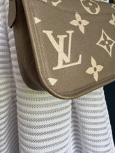 Lade das Bild in den Galerie-Viewer, LOUIS VUITTON DIANE BICOLOR EMPREINTE
