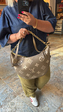 Lade das Bild in den Galerie-Viewer, LOUIS VUITTON LOOP HOBO EMPREINTE
