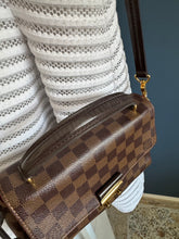 Lade das Bild in den Galerie-Viewer, LOUIS VUITTON CROISETTE

