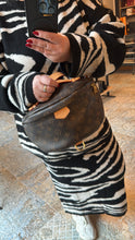 Lade das Bild in den Galerie-Viewer, LOUIS VUITTON BUMBAG

