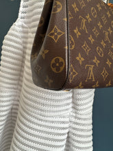 Lade das Bild in den Galerie-Viewer, LOUIS VUITTON CLUNY BB

