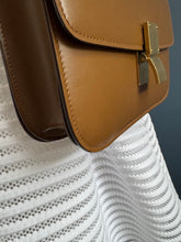 Lade das Bild in den Galerie-Viewer, CÉLINE BOX
