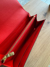 Lade das Bild in den Galerie-Viewer, LOUIS VUITTON SARAH GELDBÖRSE
