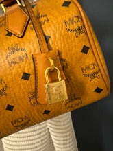 Lade das Bild in den Galerie-Viewer, MCM BOSTON BAG
