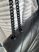 Lade das Bild in den Galerie-Viewer, YSL LOULOU MEDIUM
