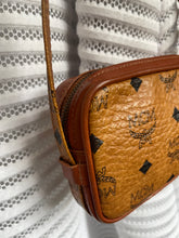 Lade das Bild in den Galerie-Viewer, MCM VINTAGE MINI CROSSBODY
