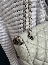 Lade das Bild in den Galerie-Viewer, CHANEL TIMELESS MEDIUM
