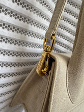 Lade das Bild in den Galerie-Viewer, JACQUEMUS LE-CHIQUITO
