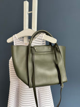 Lade das Bild in den Galerie-Viewer, CÉLINE BIG BAG
