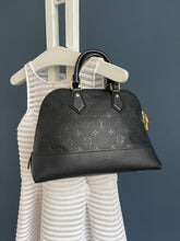 Lade das Bild in den Galerie-Viewer, LOUIS VUITTON ALMA EMPREINTE
